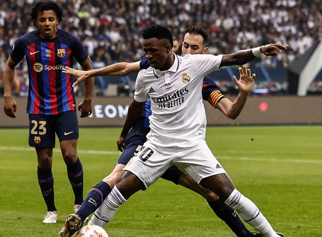 Vinícius Júnior é caçado no Real Madrid