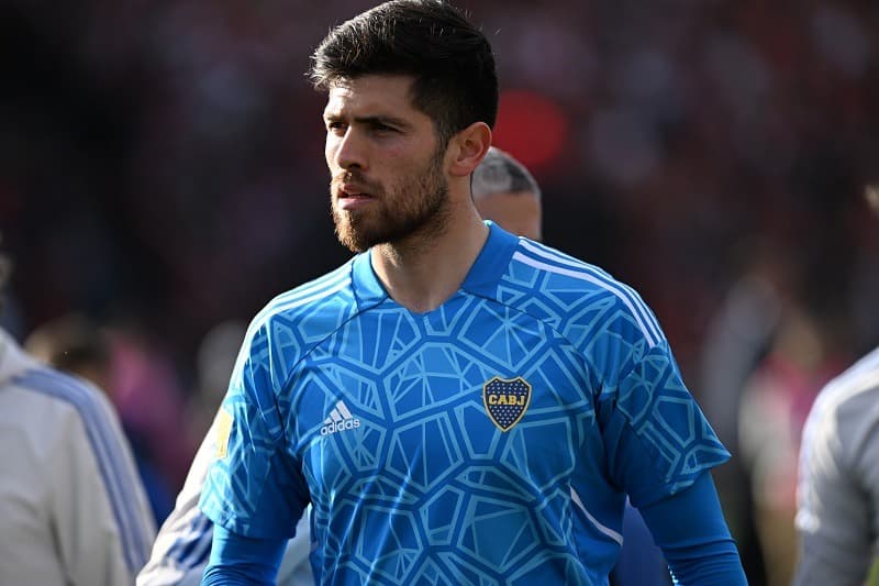 Com pré-contrato com o Flamengo, Augustín Rossi põe em dúvida regra da FIFA sobre por quantos times um jogador pode atuar por temporada