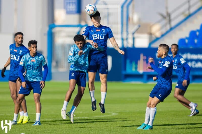 Cuéllar no treino do Al-Hilal; ao lado de Michael, jogador reencontra Flamengo no Mundial de Clubes