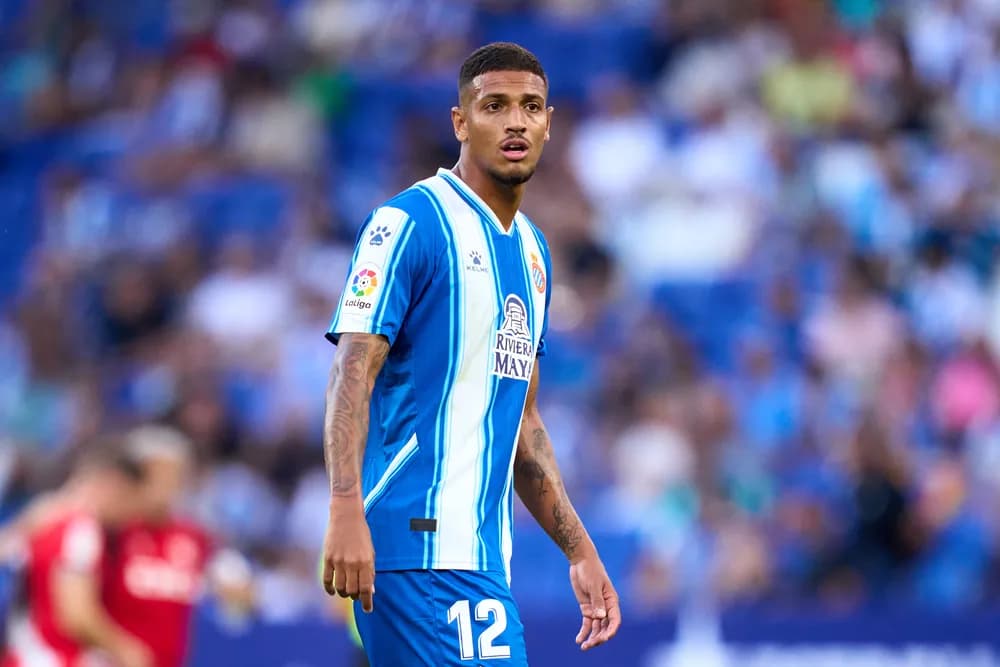 Vinícius Souza se destaca e é líder em desarmes na La Liga