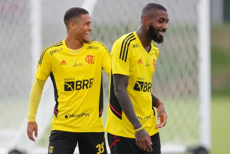 Gerson e João Gomes em treino do Flamengo