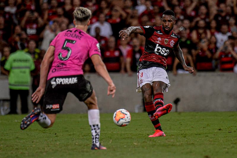 Gerson em confronto entre Flamengo e Independiente Del Valle pela Recopa 2020
