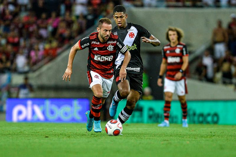 Everton Ribeiro em jogo entre Flamengo e Vasco
