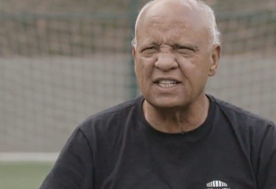 Reinado, ídolo do Atlético-MG, chora por jogo contra o Flamengo em 1981