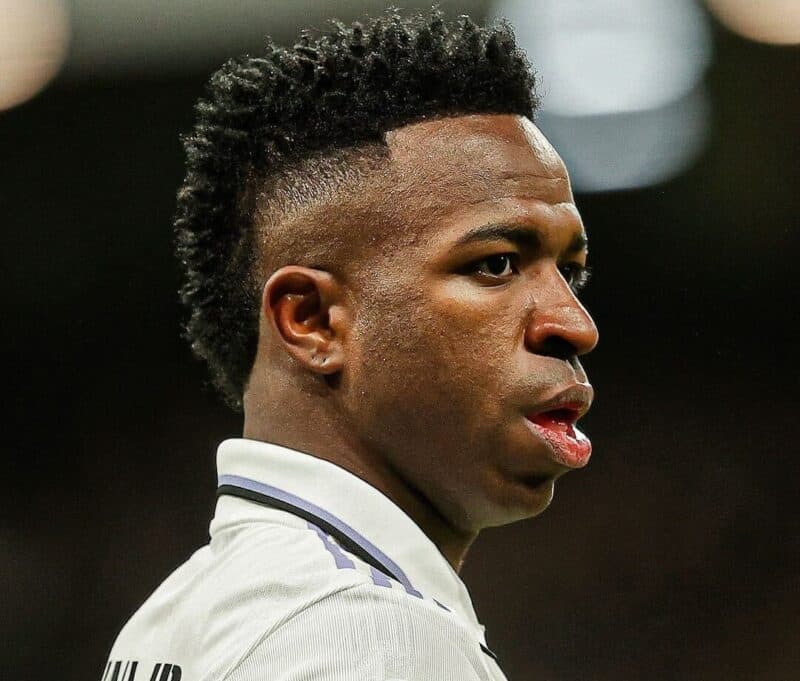 Vinícius Júnior com a camisa do Real Madrid