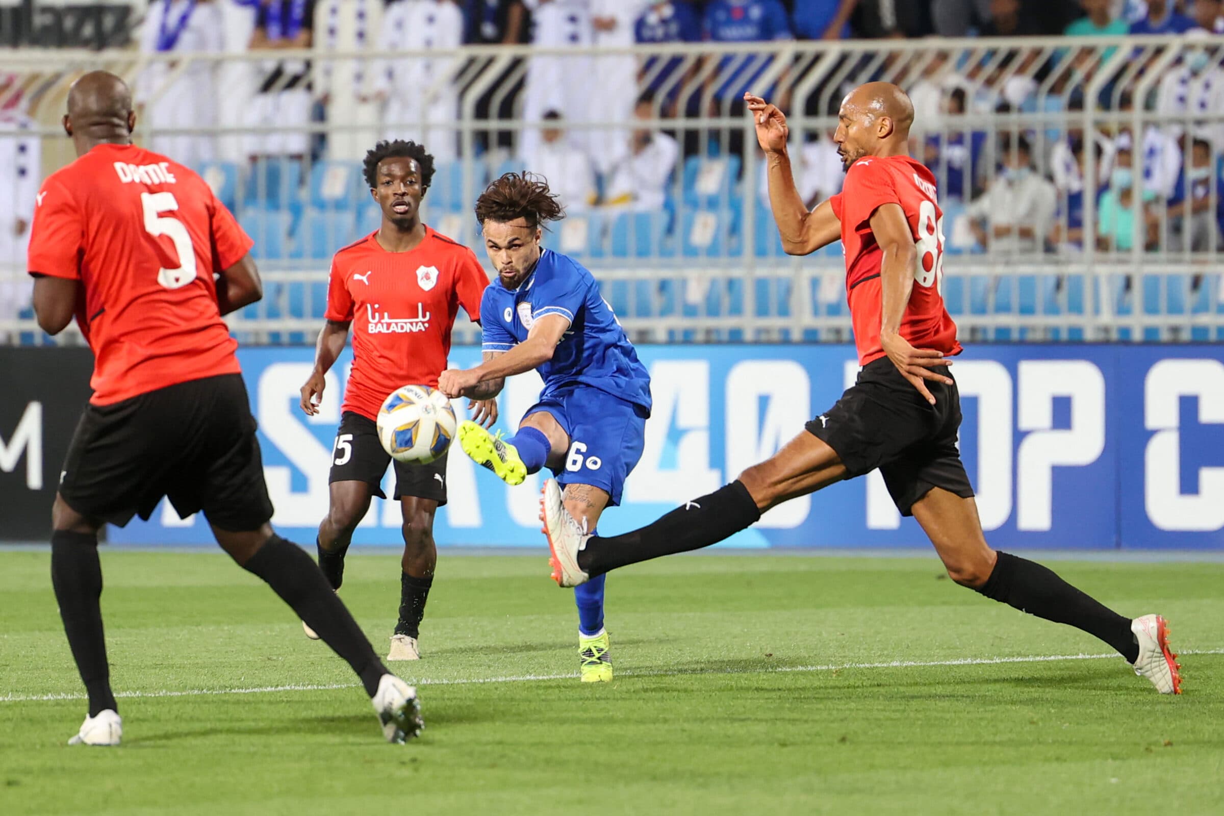 Michael em ação pelo Al-Hilal ex-flamengo
