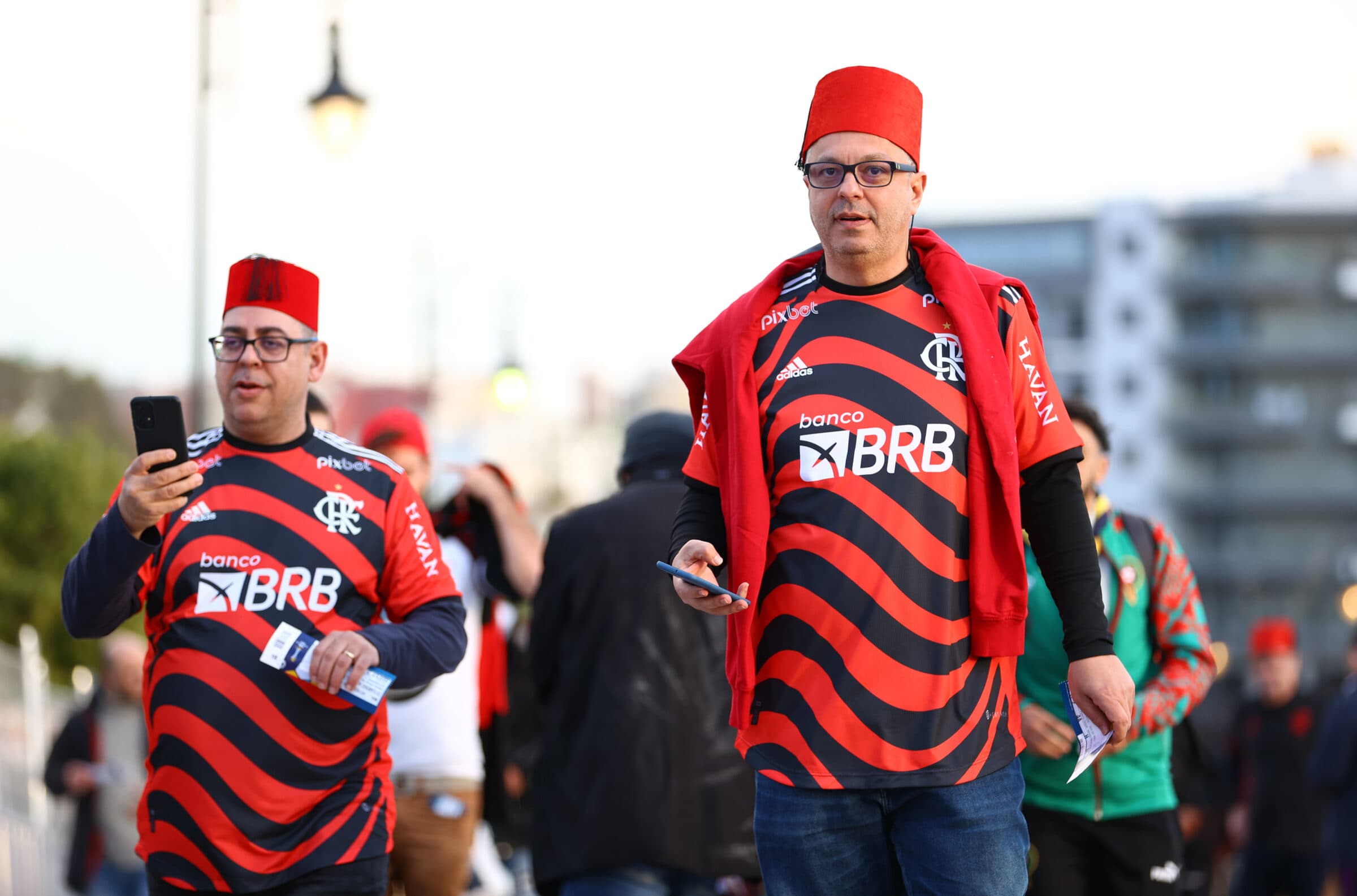 Torcedores do Flamengo invadem as ruas do Marrocos