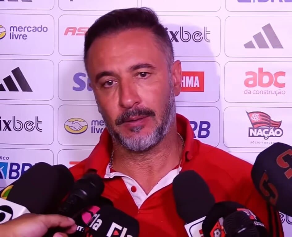 Vitor Pereira em coletiva do Flamengo