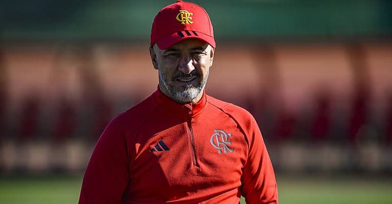 Vitor Pereira, técnico do Flamengo; diretoria terá que pagar valor milionário caso opte por demissão do treinador