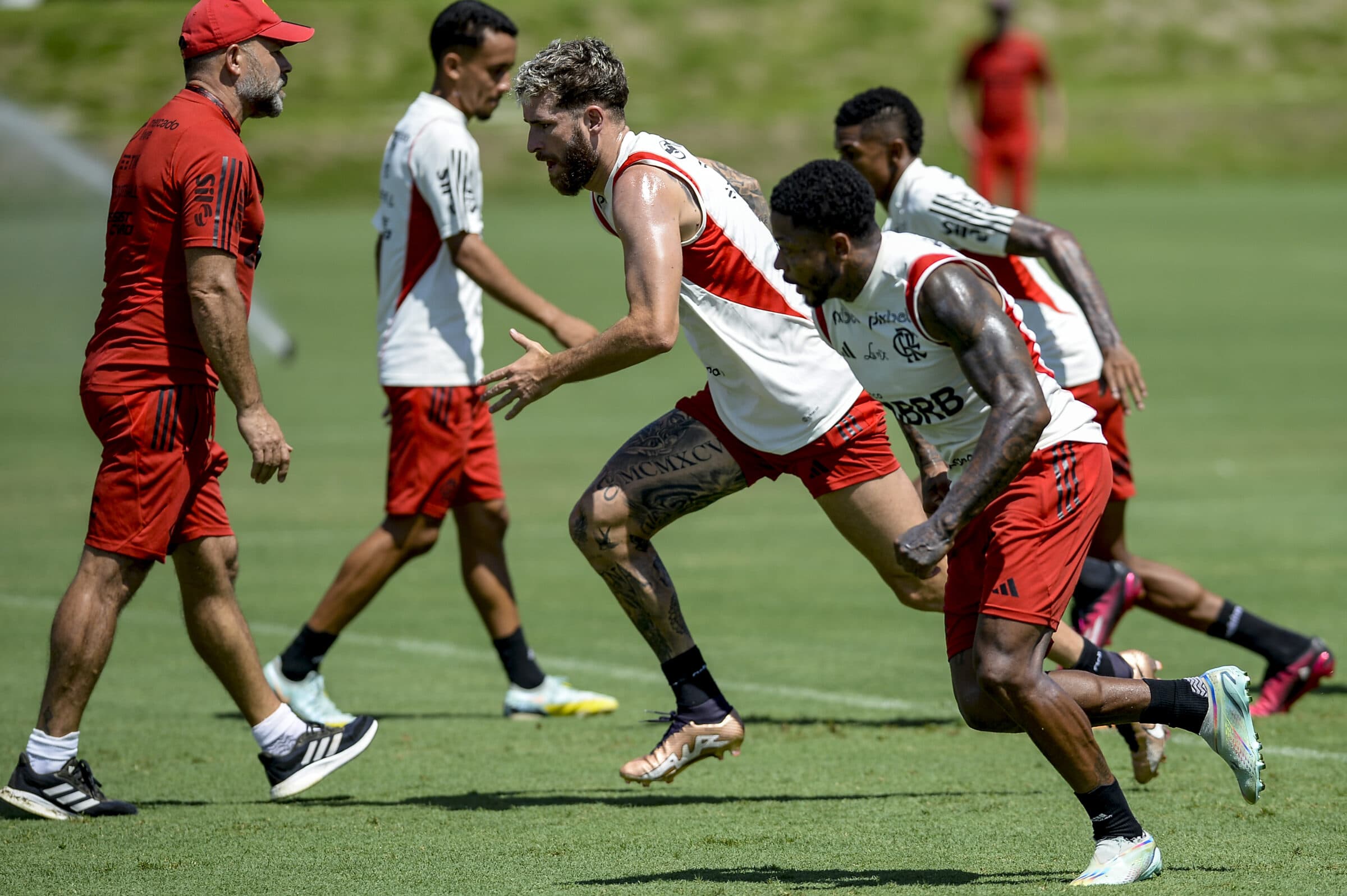 marinho em treino do flamengo