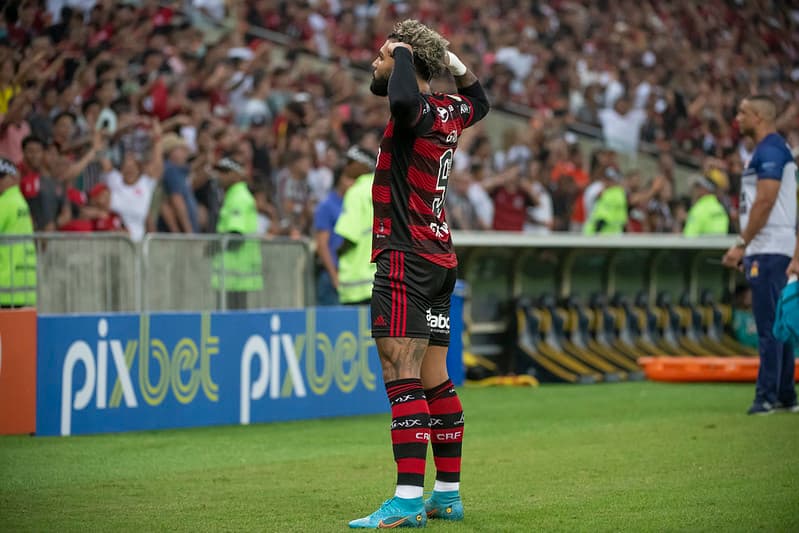 Gabigol autor do gol da vitória contra o Fluminense em 2022
