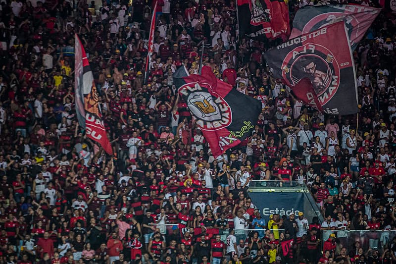 Torcida do Flamengo no Maracanã; torcedores detonam clube por preço de ingressos para final da Copa do Brasl