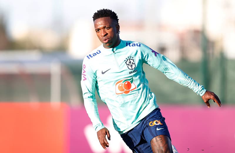 Vinícius Júnior com a camisa da Seleção Brasileira