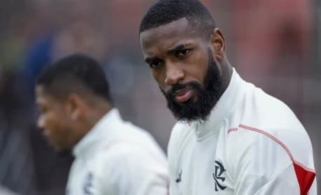 Gerson em treino pelo Flamengo; Bradesco cobra penhora do atacante na Justiça