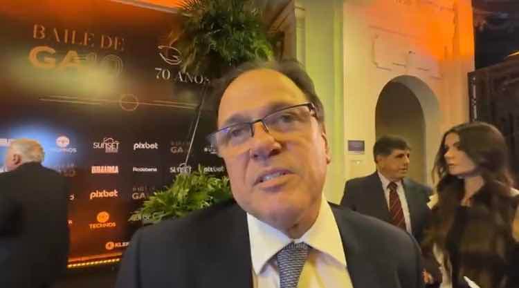 Dunshee explica sobre SAF e cita vantagem do Flamengo