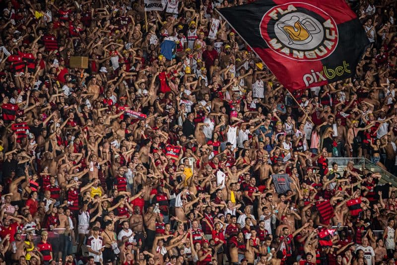 Torcedores do Flamengo no Maracanã; Torcida zingou Landim após vitória contra o Grêmio na Copa do Brasil