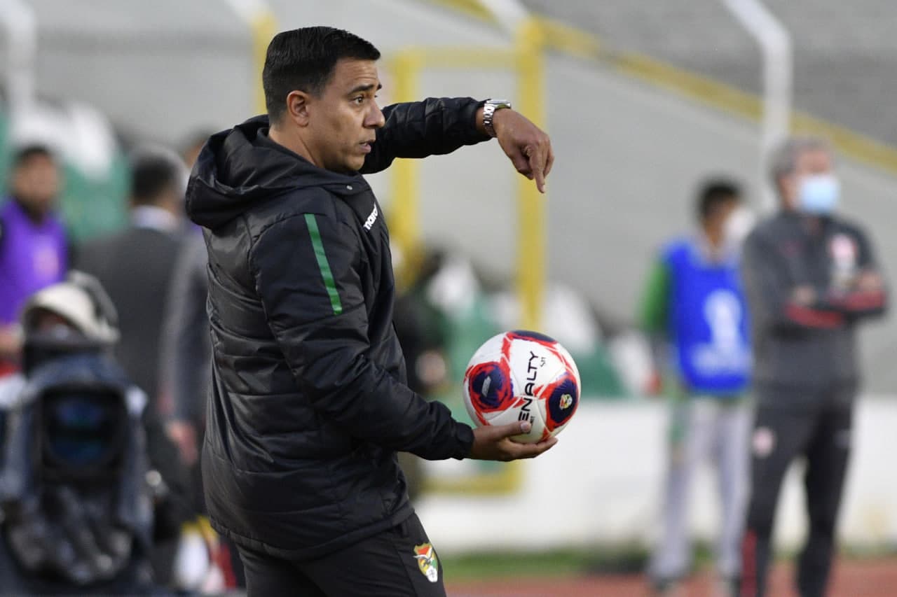 Técnico do Aucas, César Farías, falou sobre o Flamengo e o grupo da Libertadores