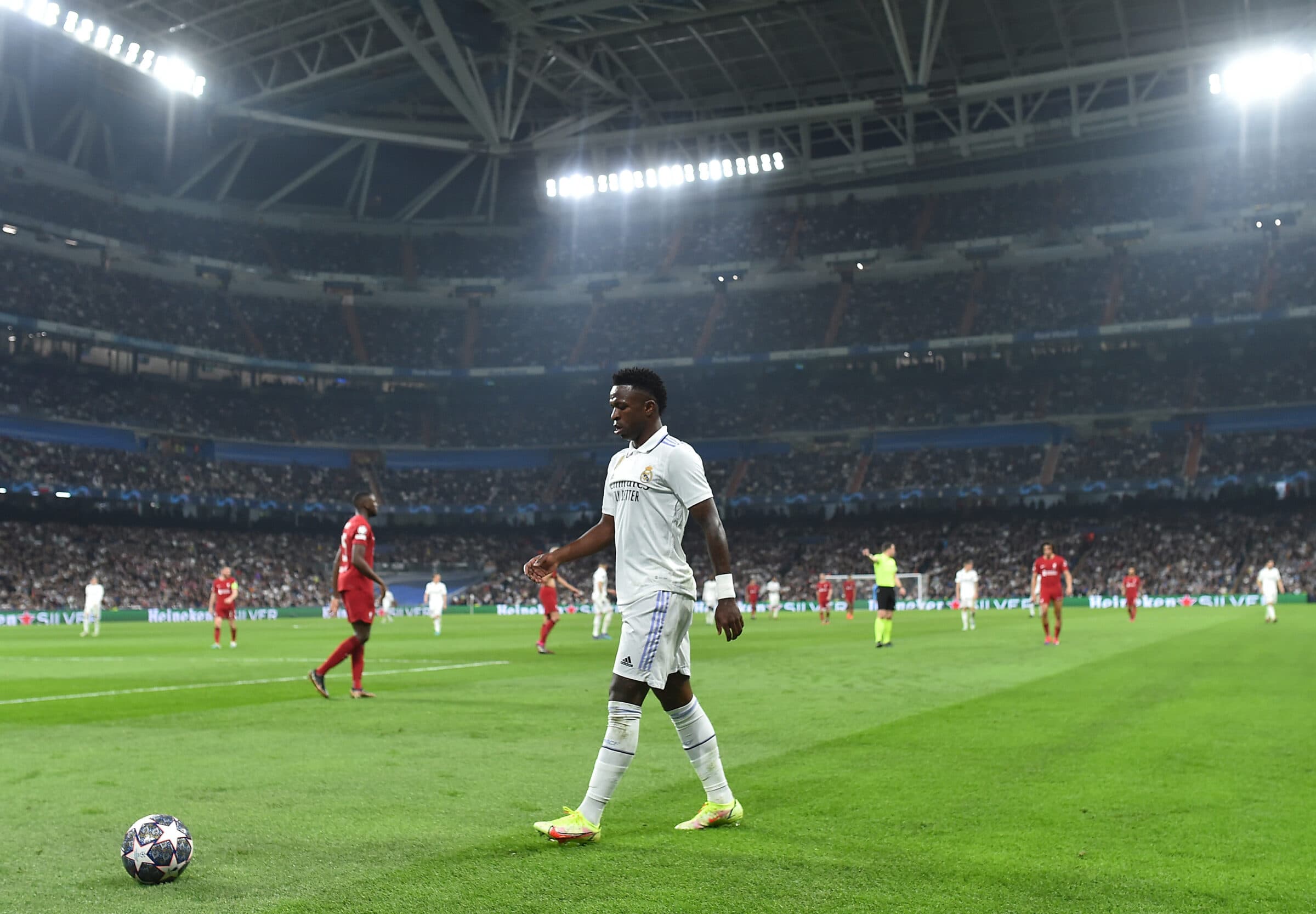 Vinícius Júnior em campo pelo Real Madrid na Champions League