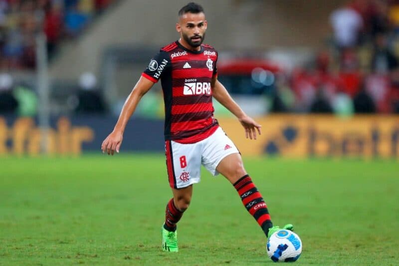 Thiago Maia pode desfalcar Flamengo