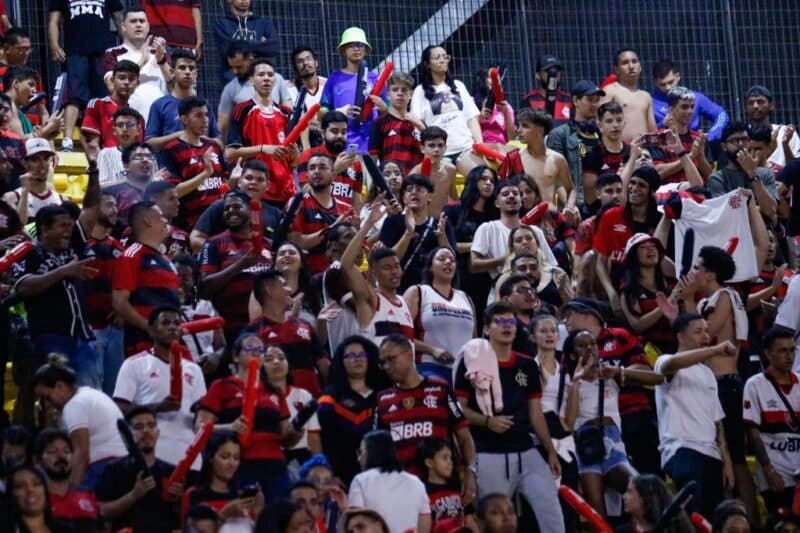 Torcida do Flamengo na Arena Nilson Nelson, em jogo do NBB