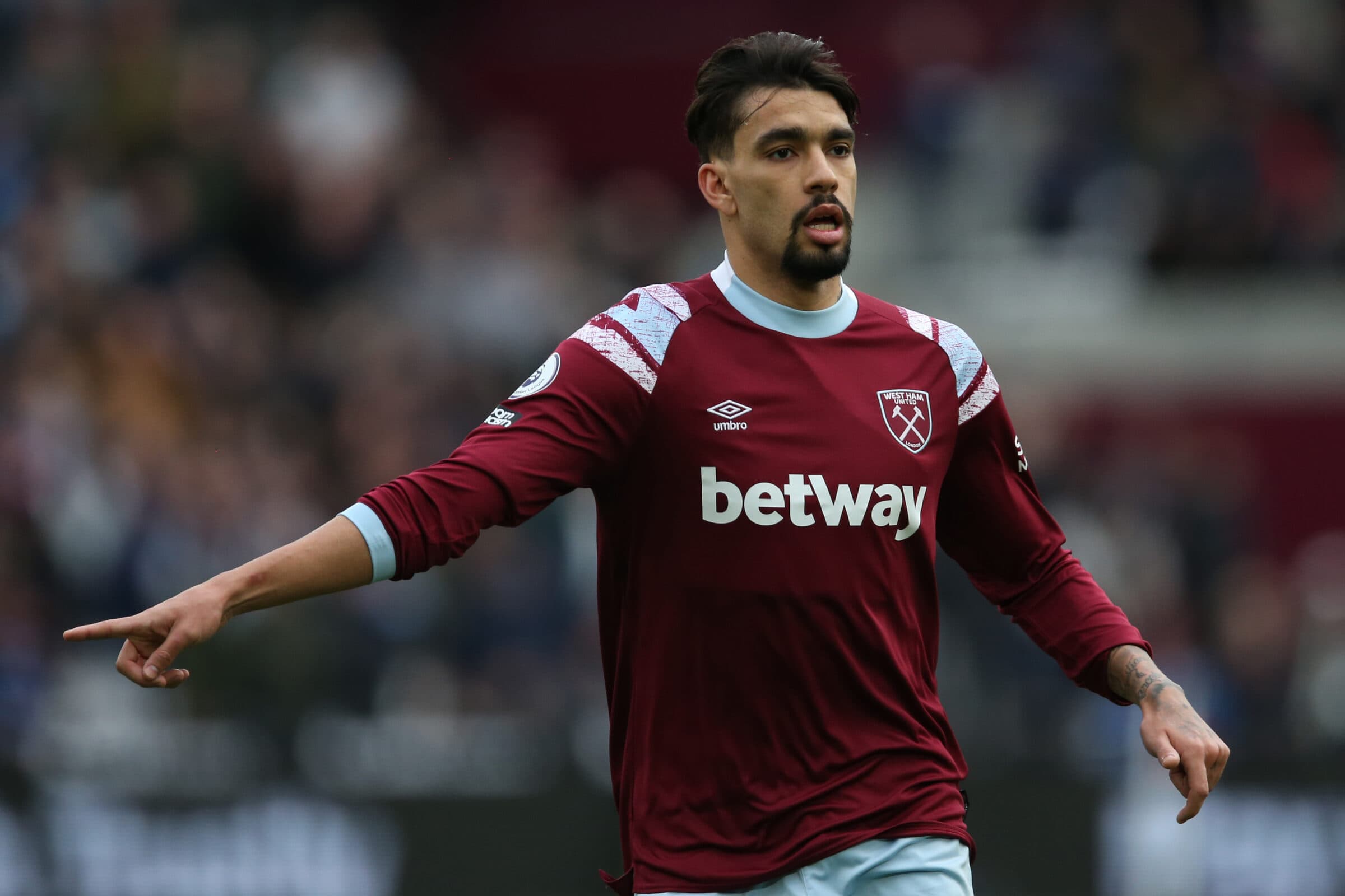 Lucas Paquetá com a camisa do West Ham