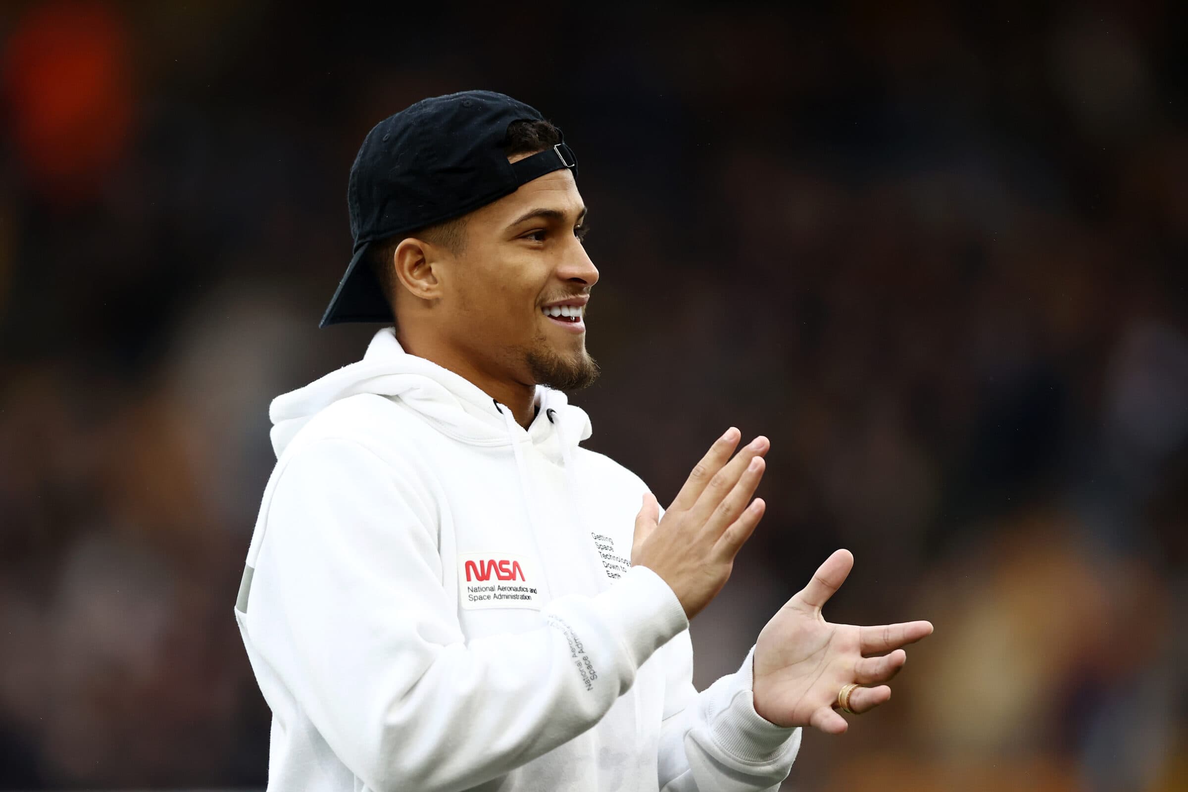 João Gomes deixou o Flamengo rumo aos Wolves