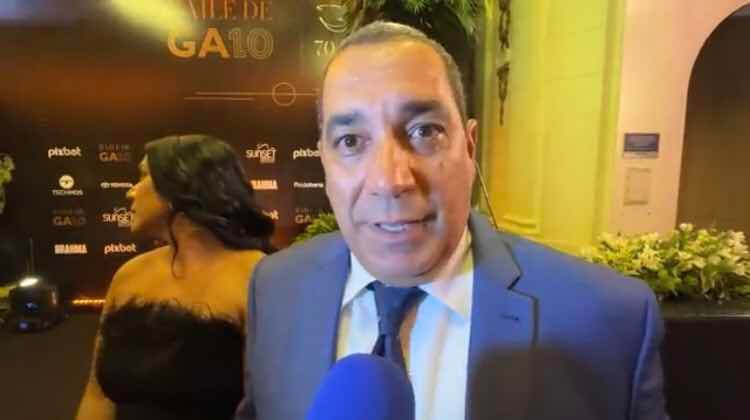 Zinho critica saída de Dorival, mas defende permanência de Vitor Pereira