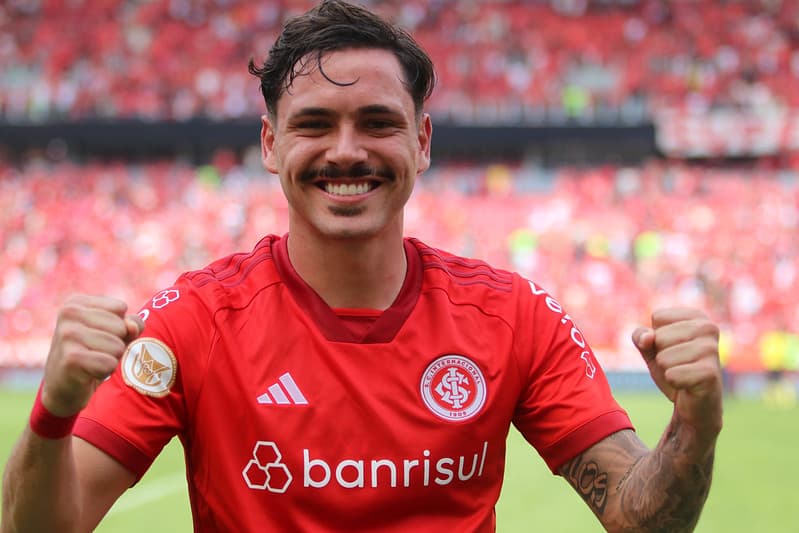 Flamengo avança por Maurício e já avalia situação física do atleta