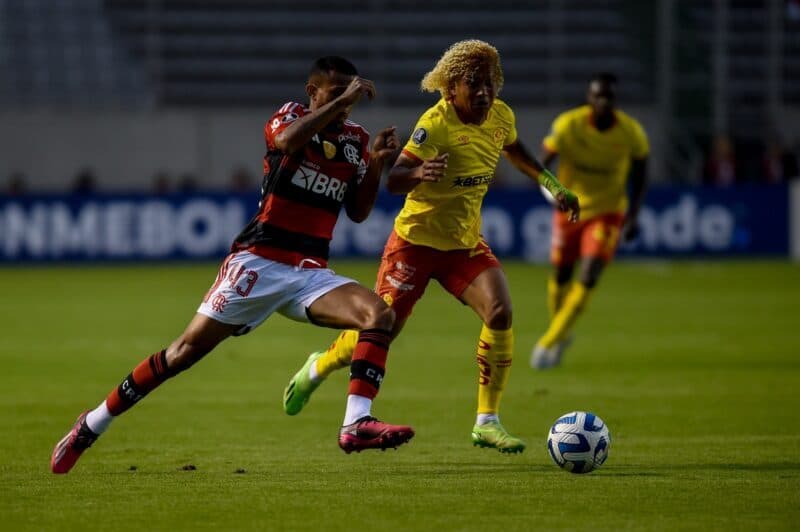 Flamengo e Aucas pela Libertadores