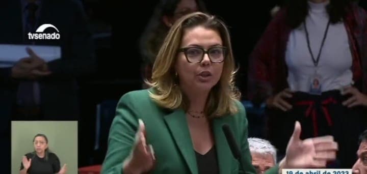 Leila Barros, relatora do PL que regula clubes de futebol