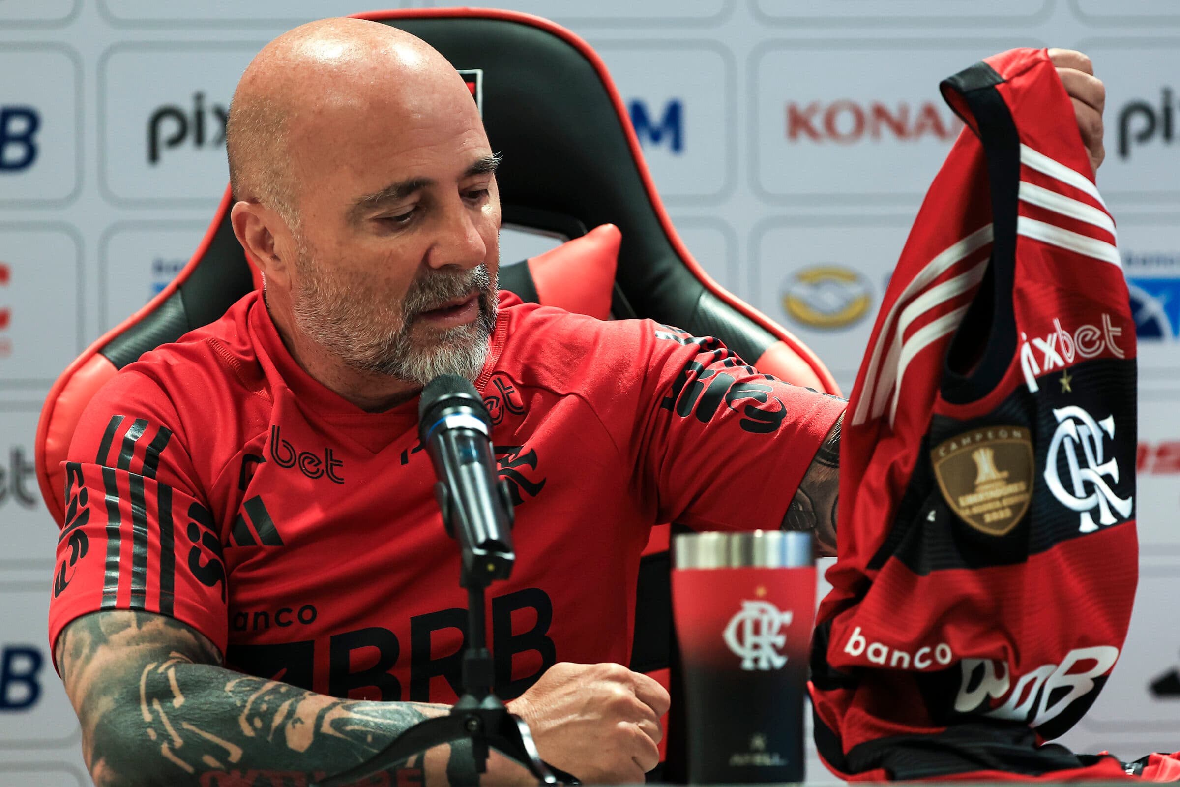Flamengo Unveils New Coach Jorge Sampaoli