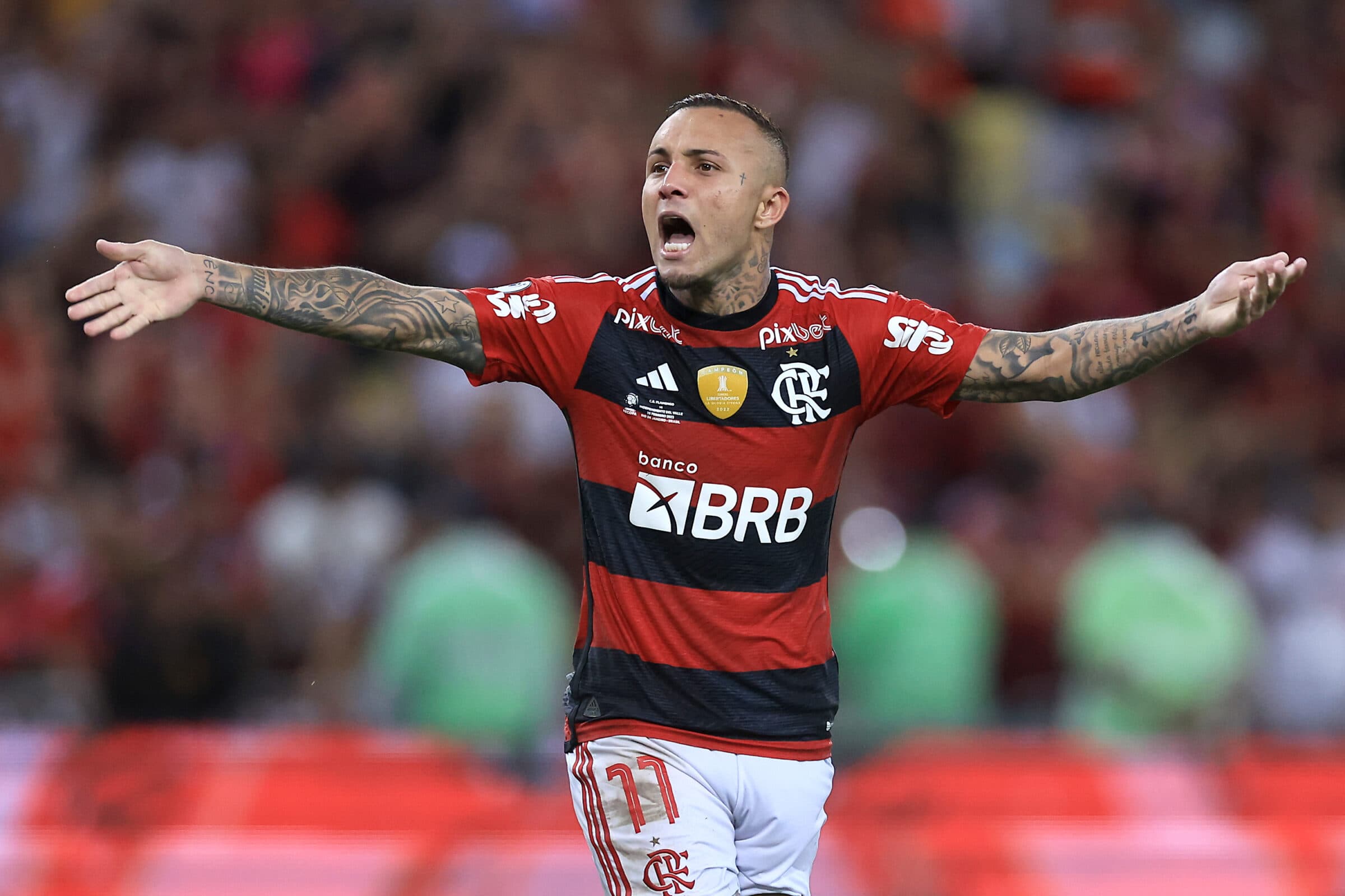 Everton Cebolinha vestindo a camisa do Flamengo