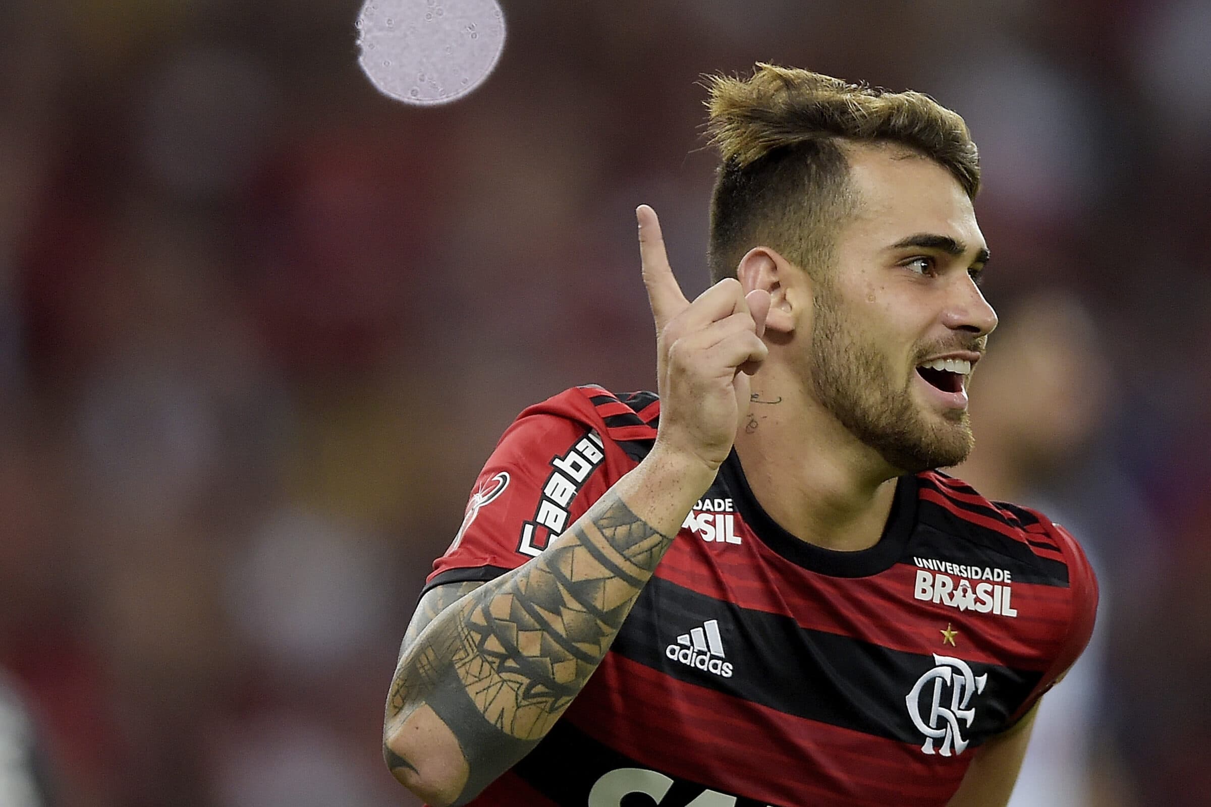 Felipe Vizeu Flamengo e Paraná