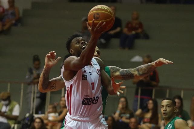 Gui Deodato comemora vitória contra o Bauru e projeta sequência da série