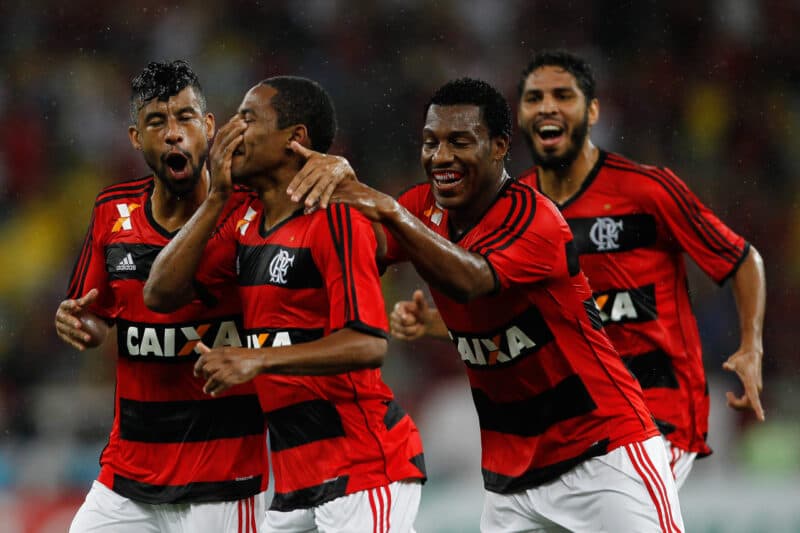 Léo Moura, Elias, Amaral e Wallace comemoram gol do Flamengo contra o Goiás na Copa do Brasil 20013