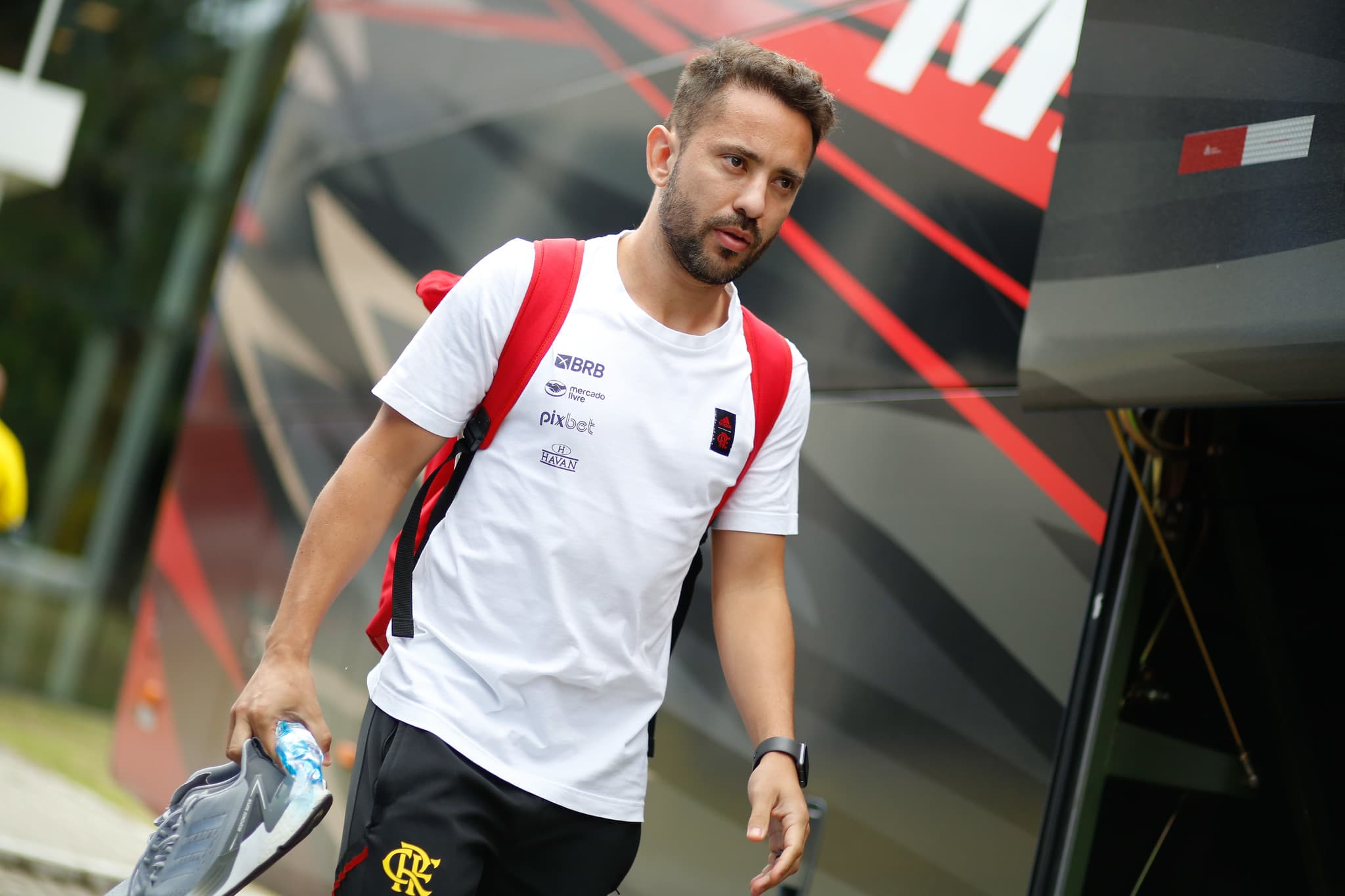 Everton Ribeiro, do Flamengo, despertou interesse do Corinthians