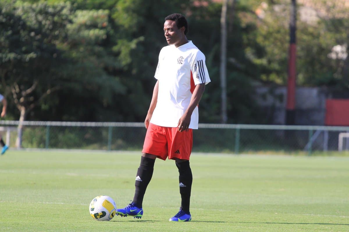 O atacante nigeriano Shola Ogundana, recém chegado ao Flamengo, marcou dois gols na goleada do sub-20 B nesta quarta-feira (24)