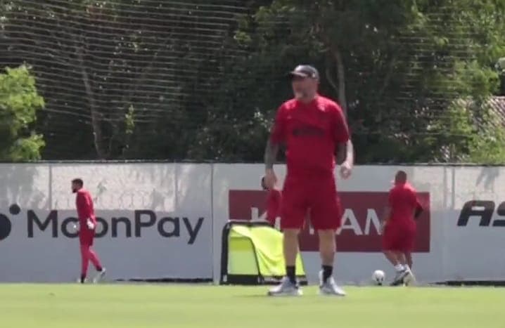 Jorge Sampaoli comanda treino no Ninho do Urubu