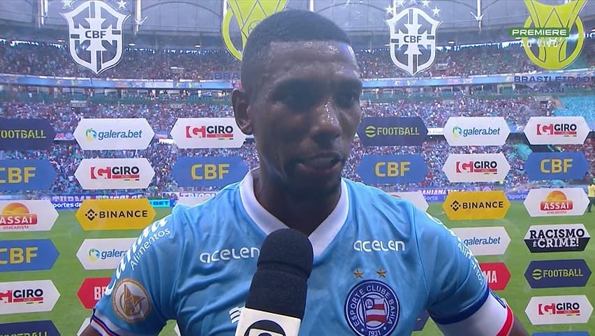 Kanu fica pistola com a arbitragem em Bahia x Flamengo