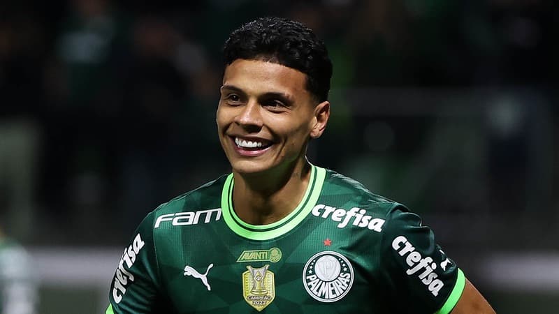 Ex-Flamengo, Richard Ríos foi expulso em jogo do Palmeiras na Libertadores