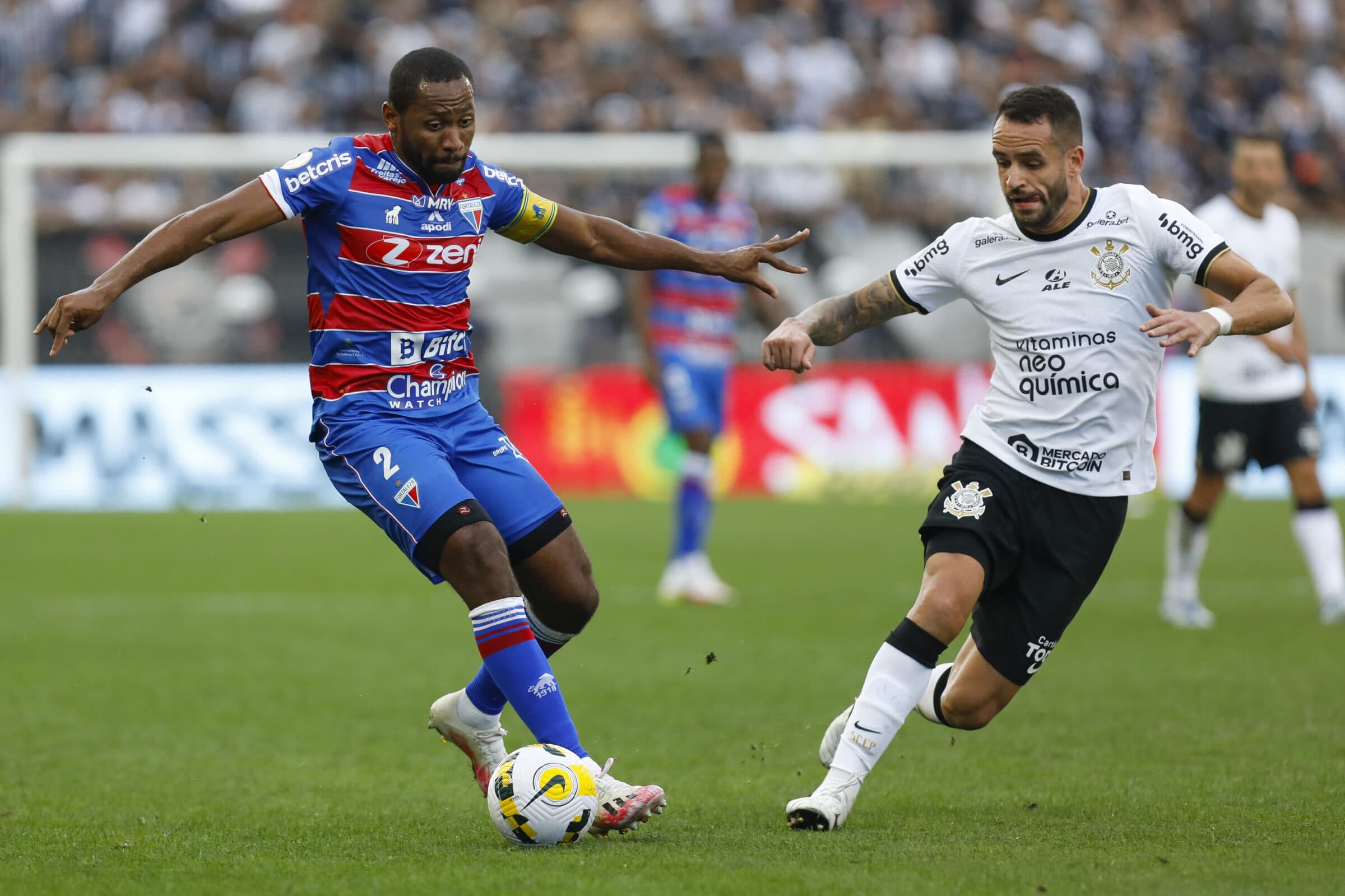 Corinthians e Fortaleza se enfrentam nesta segunda em Itaquera. Um empate faz com que a equipe alvinegra ultrapasse o Flamengo