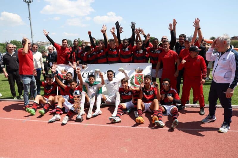 Time do Flamengo campeão fora do país na base