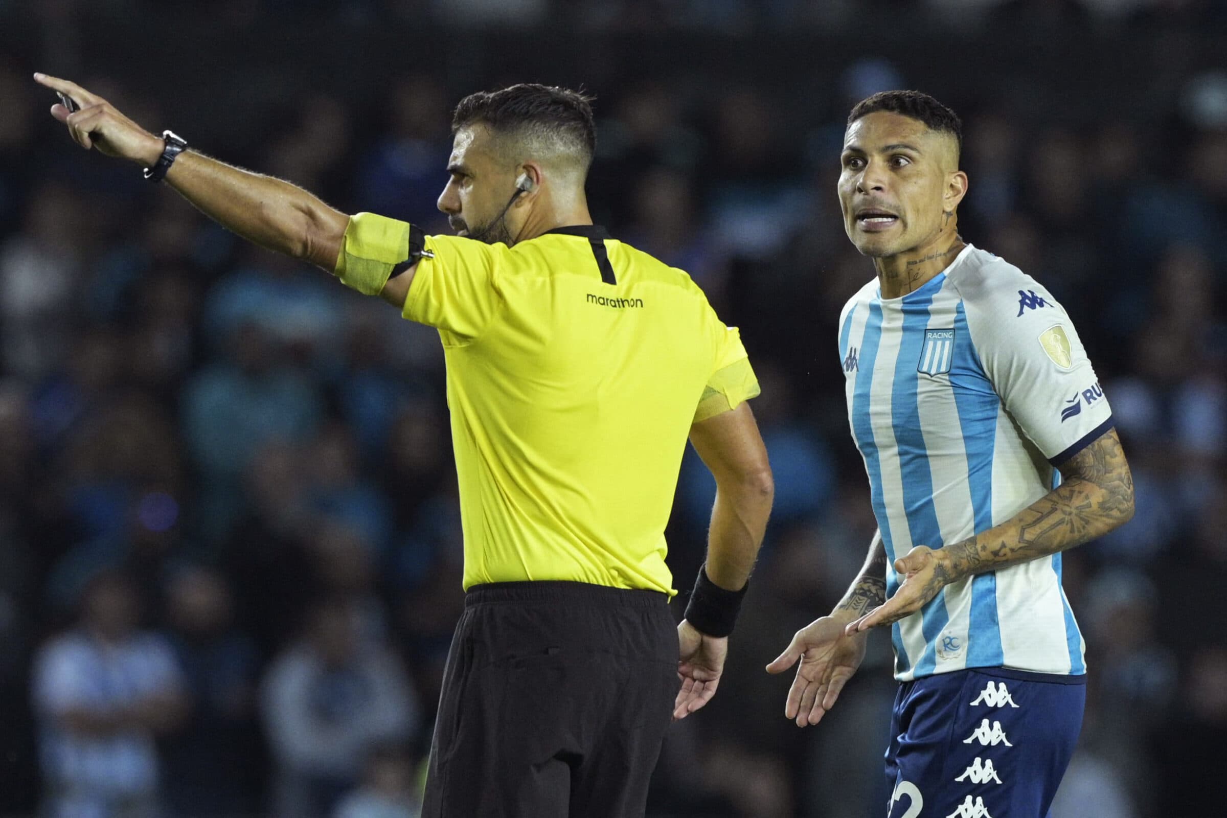 Paolo Guerrero vai enfrentar o Flamengo pelo Racing