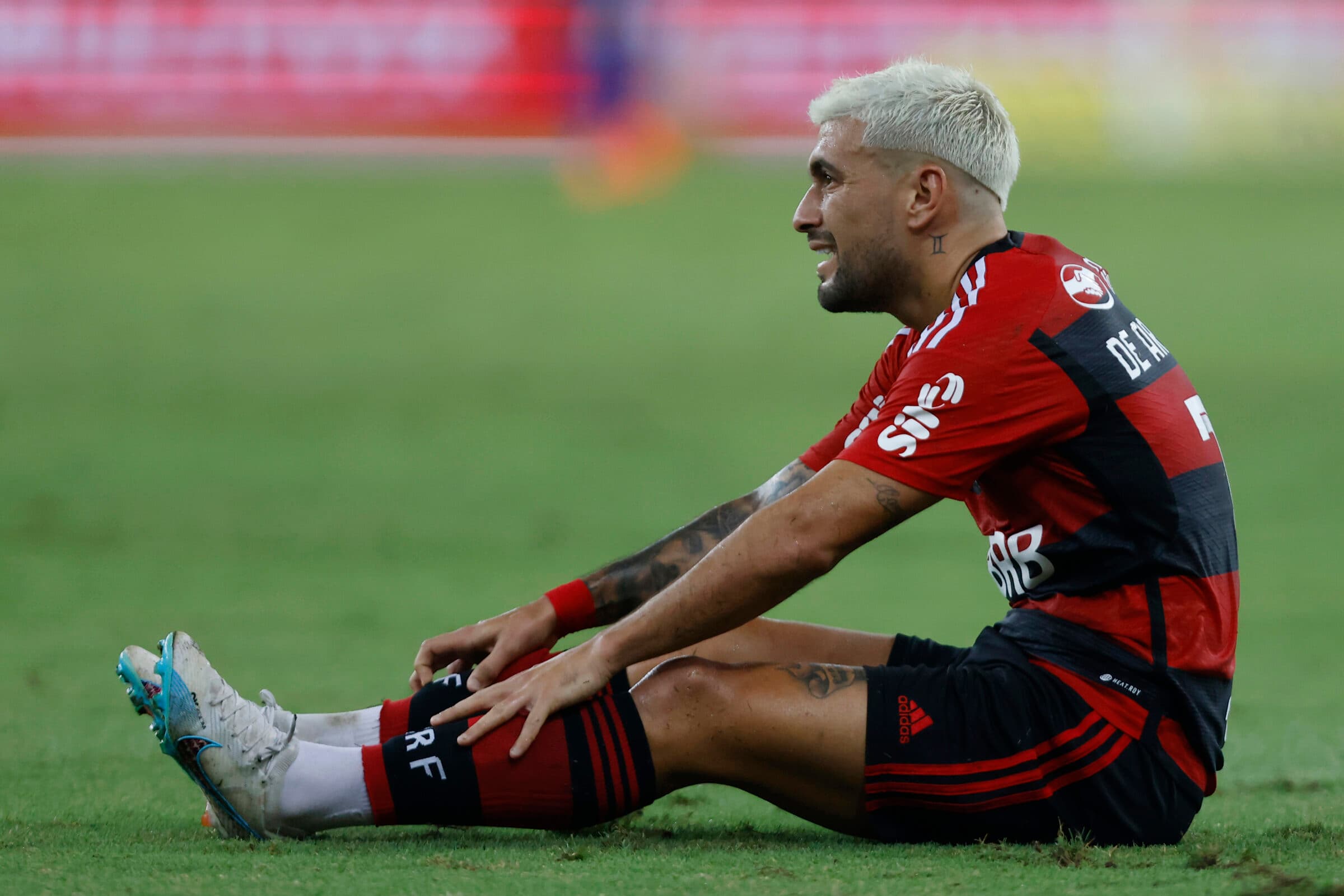 Após desfalcar o Flamengo contra o Cruzeiro, e seguir como dúvida para o Fla x Flu, viagem de Arrascaeta ao Chile se mostrou um erro