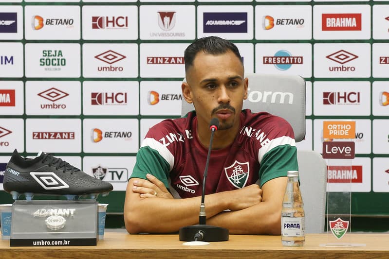 Lima descarta favoritismo do Fluminense e ressalta inteligência de Sampaoli