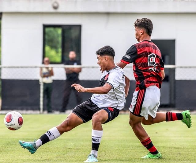 Flamengo elimina Vasco e está na semifinal de torneio sub-14