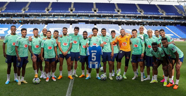 Vini Jr camisa 10? CBF divulga numeração da Seleção; veja de Ayrton Lucas e Pedro