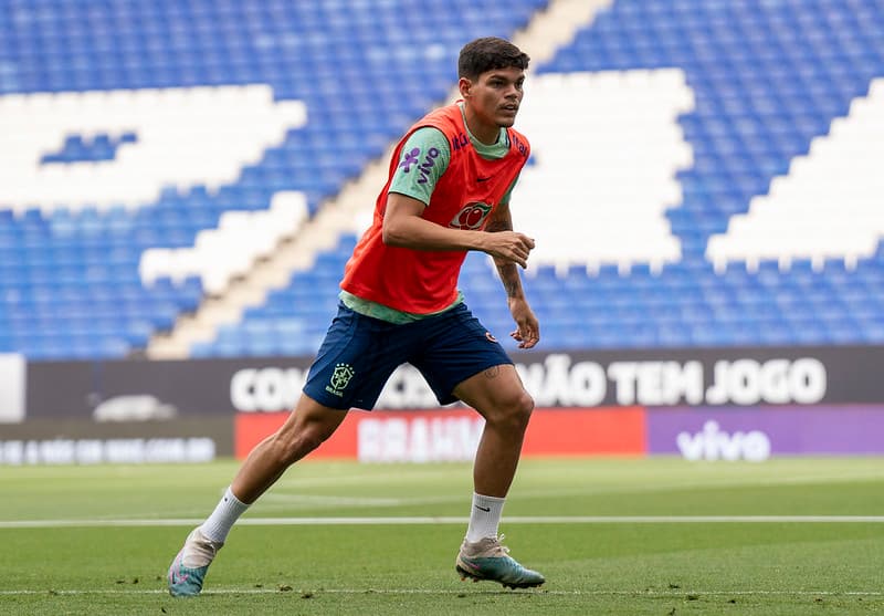 CBF divulga escalação da Seleção Brasileira com Ayrton Lucas titular