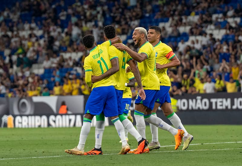 Time do Brasil comemora gol