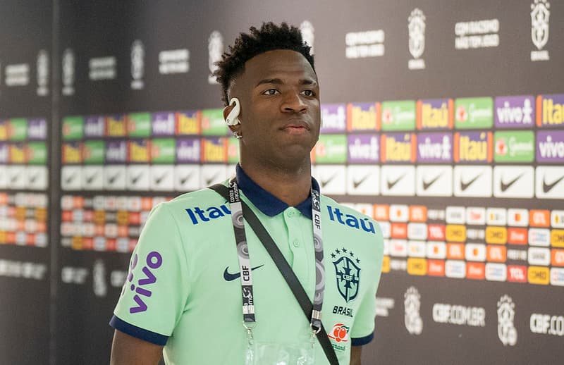 Vinícius Júnior com a camisa da Seleção Brasileira